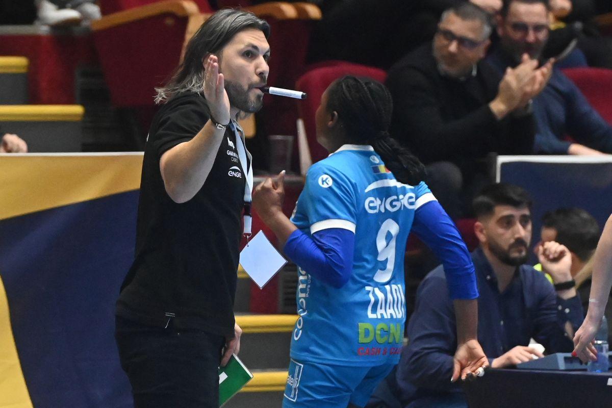 CE UMILINȚĂ! Rapid, eliminată din Cupă de rivala CSM București după un meci incredibil » Campioana a condus cu 6 goluri, apoi n-a marcat jumătate de repriză!
