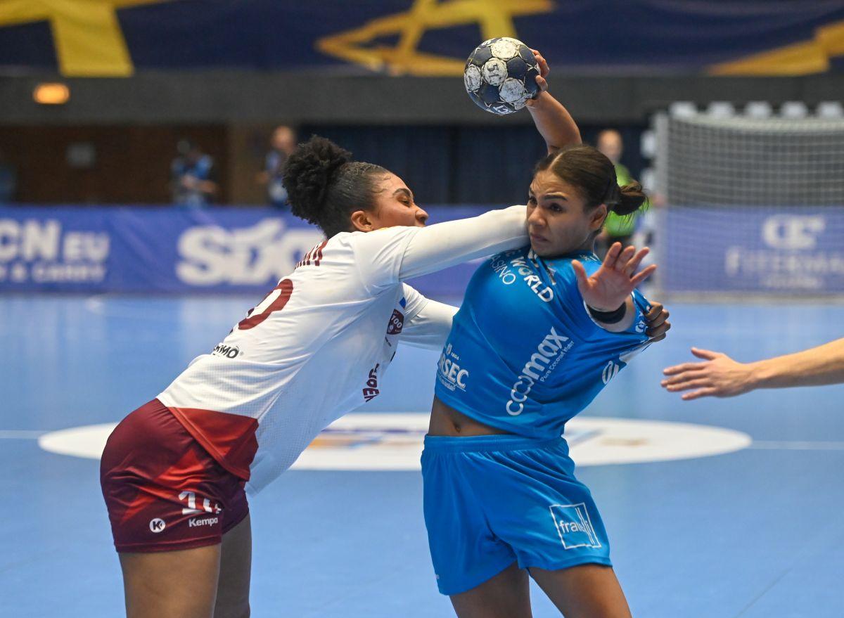 Cristina Neagu, înjurată de galeria Rapidului » Ce s-a întâmplat la derby-ul din Cupa României