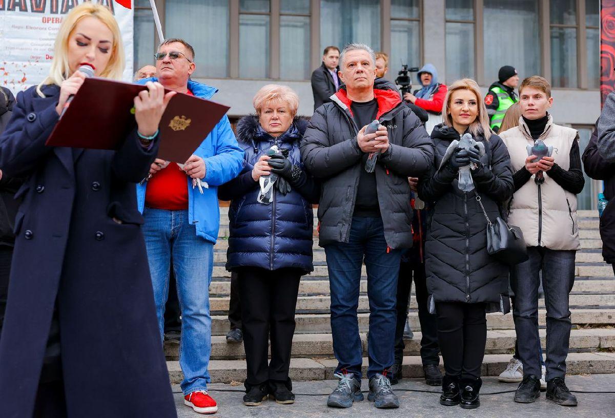 „Se vor transfera pe card!” » Marina Tauber, fosta șefă a Federației de Tenis, filmată când le explică activiștilor din Republica Moldova când vor primi bani din Rusia: „E vorba de lunile de campanie”