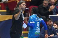 „Nu ar trebuie să ne punem mintea cu așa ceva. La handbal vin oameni civilizați” » Pintea și Adi Vasile îi taxează pe fanii Rapidului