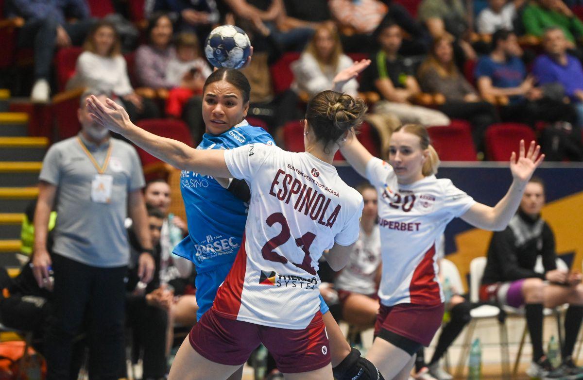 FRH, comunicat ferm după evenimentele de la CSM București - Rapid: „Dorim să eliminăm așa ceva din sălile unde se joacă handbal”