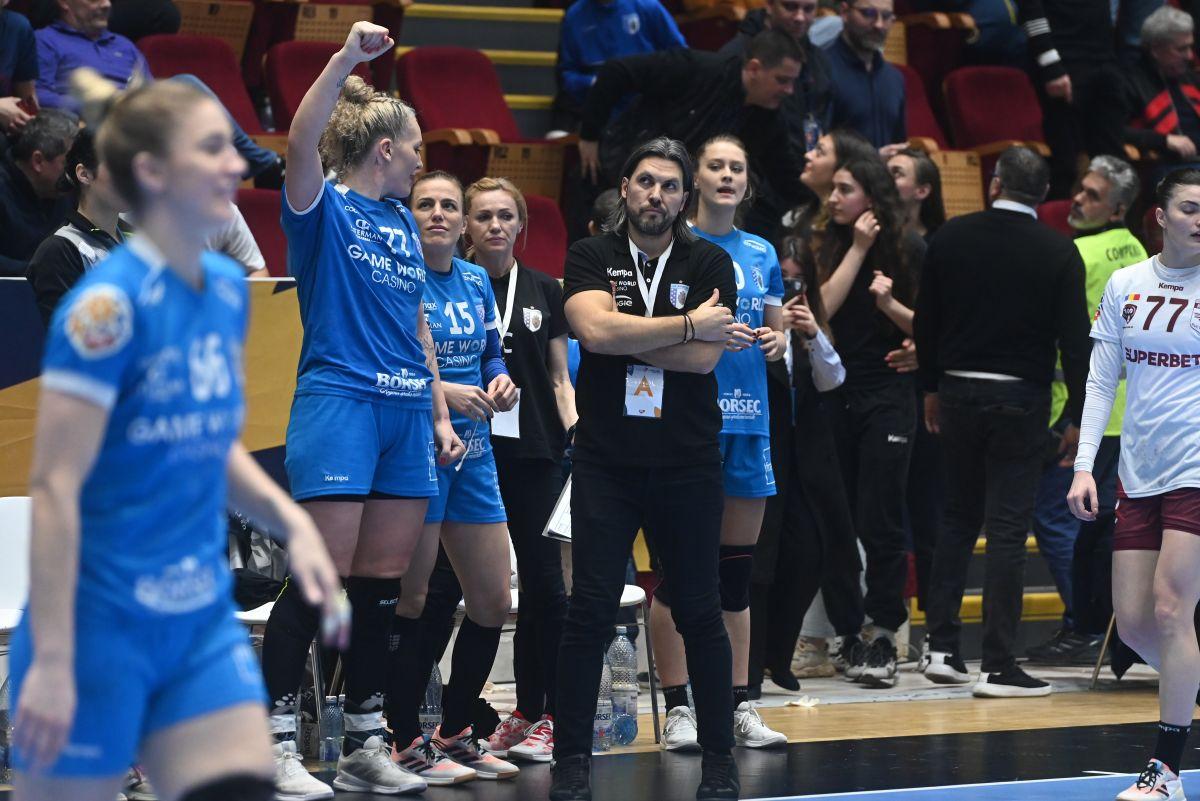 FRH, comunicat ferm după evenimentele de la CSM București - Rapid: „Dorim să eliminăm așa ceva din sălile unde se joacă handbal”