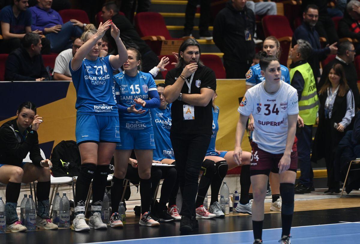 CE UMILINȚĂ! Rapid, eliminată din Cupă de rivala CSM București după un meci incredibil » Campioana a condus cu 6 goluri, apoi n-a marcat jumătate de repriză!