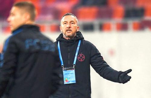 Mihai Rotaru, patronul CS Universității Craiova, a spus că va face un demers la FRF pentru ca Mihai Stoica, managerul general al celor de la FCSB, să fie exclus din grila celor de la Orange Sport, acolo unde oficialul roș-albaștrilor este analist TV.