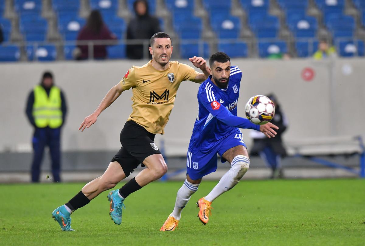 Mititelu încă speră la play-off: „Refuz să cred că Burleanu lasă lucrurile așa!” + noi contre cu galeria: „«Gogoașă» să-și caute serviciu, că nu mai primește bani de la mine”