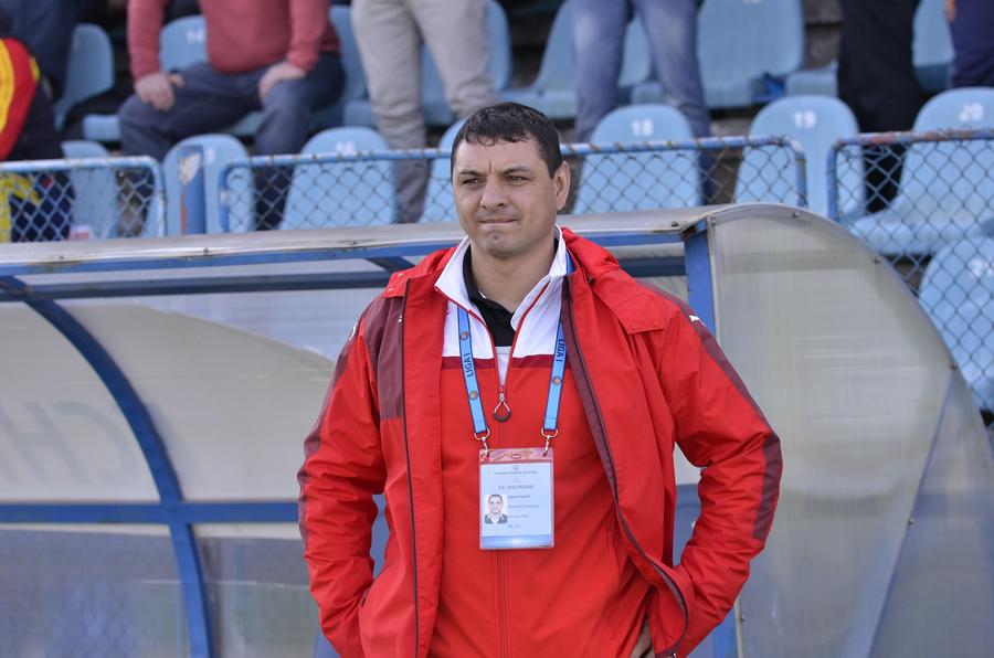 Ionel Ganea, pe vremea când era antrenorul celor de la FC Voluntari. Foto: Arhivă GSP Dezvăluire incredibilă din vestiarul unei echipe de Liga 1 » Înregistra și îi trimitea totul antrenorului: „L-a prins lumea făcând asta”