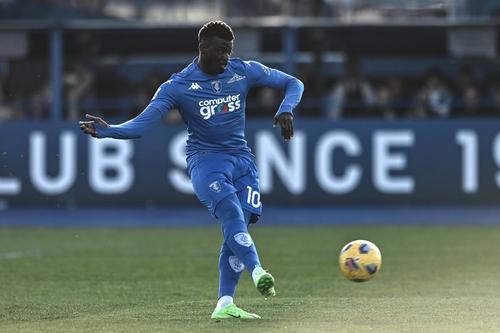 M'baye Niang e coechipier cu Răzvan Marin la Empoli / Foto: Imago