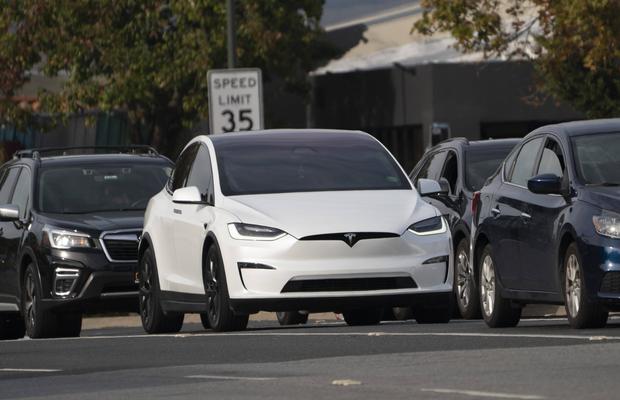 Elon Musk confirmă: Tesla Model Y nu primește un facelift anul acesta