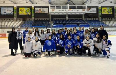 Fetele au cucerit patinoarele în weekend-ul trecut » România a participat la Global Girls' Game, un „meci uriaș” care s-a disputat pe toate continentele