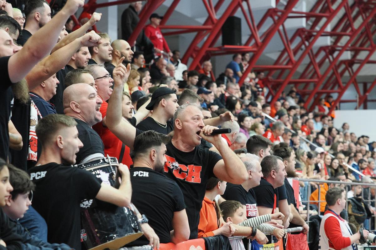 A atras toate privirile la Dinamo - CSM Constanța, derby-ul românesc din European League! Fanii au stat la coadă pentru o poză