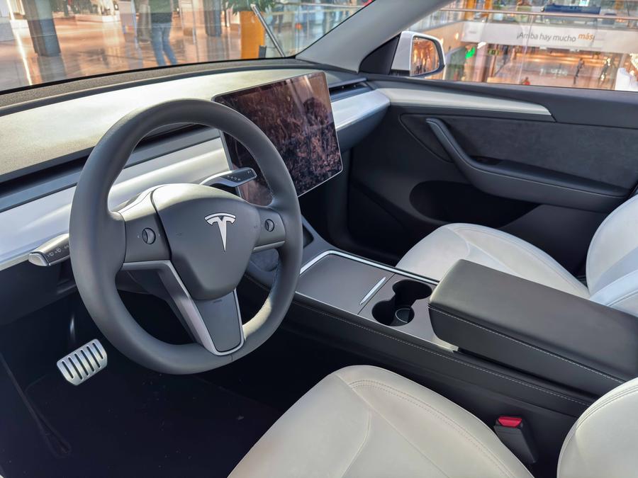 Elon Musk confirmă: Tesla Model Y nu primește un facelift anul acesta