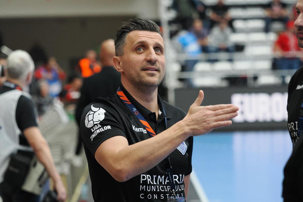 Selecționerul Buricea nu acceptă eșecul cu Dinamo din EHF: „La noi în sală e mai multă educație”