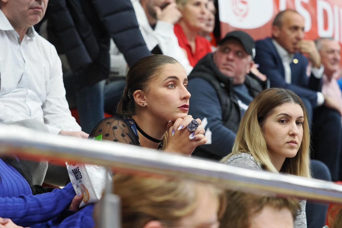 A atras toate privirile la Dinamo - CSM Constanța, derby-ul românesc din European League! Fanii au stat la coadă pentru o poză