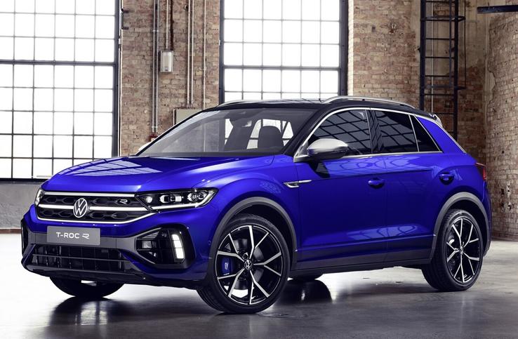 3. Volkswagen T-Roc (204.610 unități vândute). Foto: expansion.com / Mai mare decât T-Cross și mai mic decât Tiguan, Volkswagen T-Roc se află la jumătatea distanței dintre un SUV urban și un SUV compact. Un model cu tracțiune integrală care poate fi achiziționat de la 27.400 de euro, întotdeauna cu un motor pe benzină sau diesel fără hibridizare, detaliu care nu l-a împiedicat să fie al treilea cel mai bine vândut model din Europa și lider de departe în segmentul său.