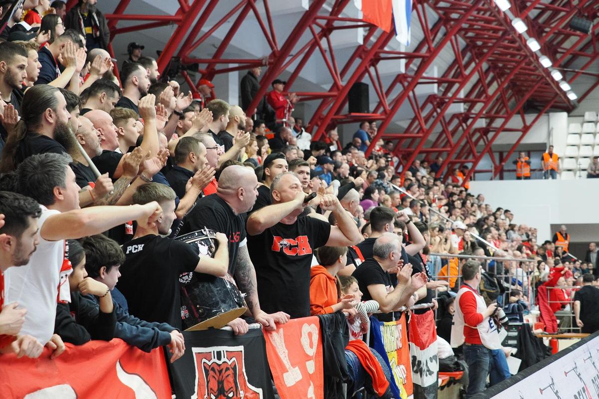 A atras toate privirile la Dinamo - CSM Constanța, derby-ul românesc din European League! Fanii au stat la coadă pentru o poză