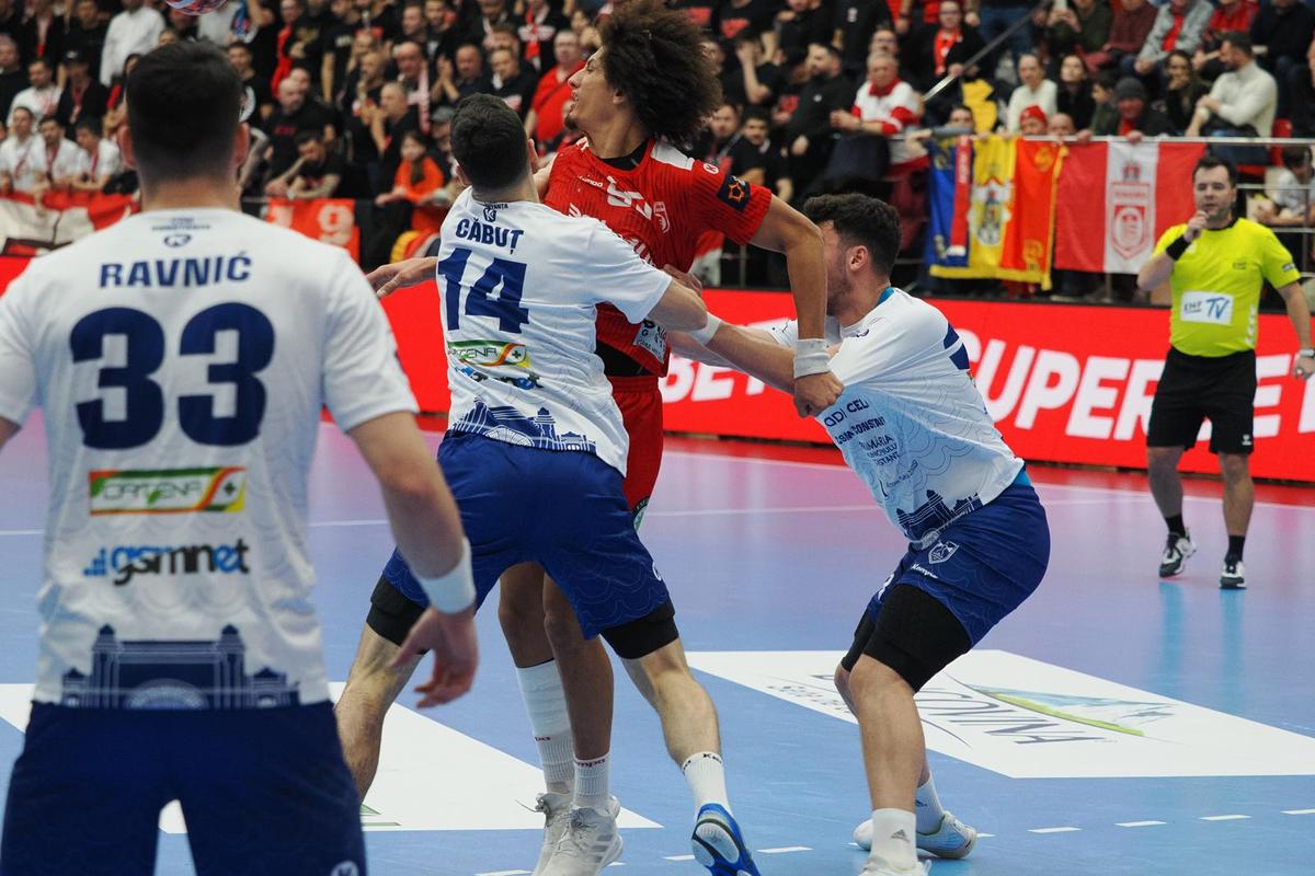 Selecționerul Buricea nu acceptă eșecul cu Dinamo din EHF: „La noi în sală e mai multă educație”