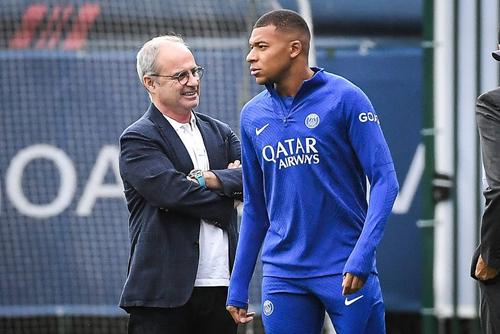 Luis Campos (stânga) și Kylian Mbappe, foto: Imago Images