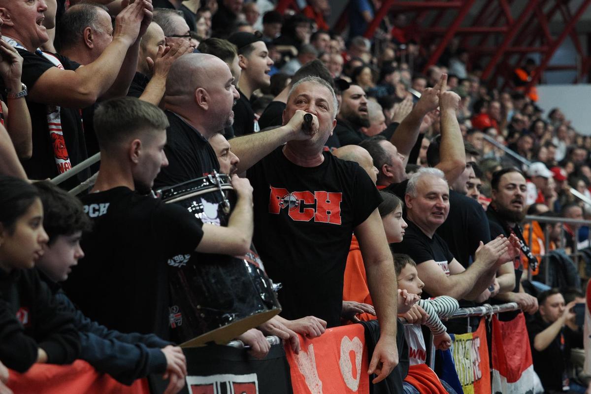 Selecționerul Buricea nu acceptă eșecul cu Dinamo din EHF: „La noi în sală e mai multă educație”