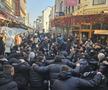 Suporterii lui PAOK fac spectacol în Centrul Vechi din București înaintea duelului cu FCSB, foto: Remus Dinu