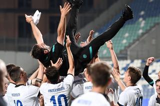 Laude de la foștii elevi: „Chivu e charismatic. Aplaudă ca un nebun la fiecare gol. Ne simțeam de parcă era în teren cu noi”