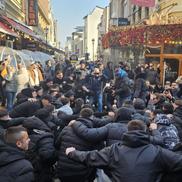 Suporterii lui PAOK fac spectacol în Centrul Vechi din București înaintea duelului cu FCSB, foto: Remus Dinu