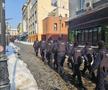 Suporterii lui PAOK fac spectacol în Centrul Vechi din București înaintea duelului cu FCSB, foto: Remus Dinu