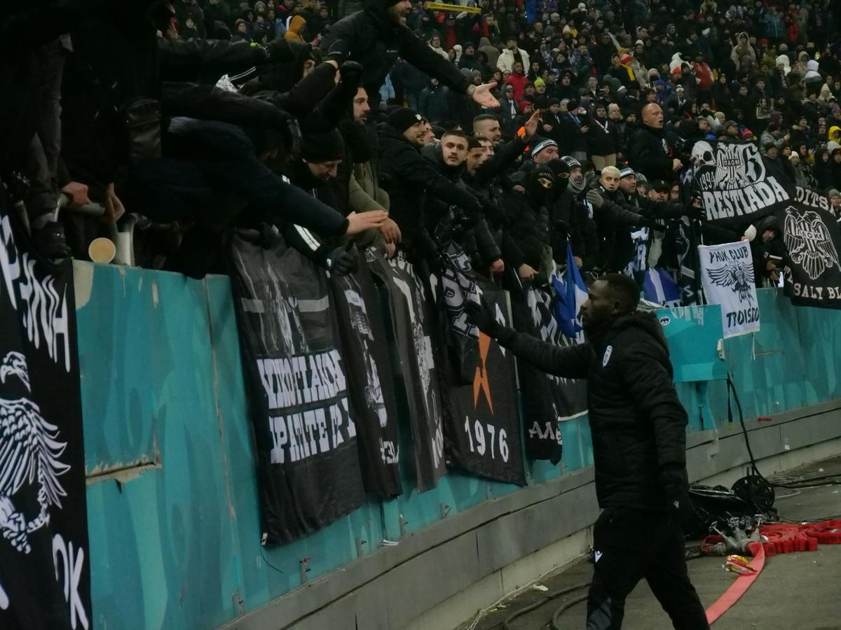 UMILIȚI în fața peluzei pe Arena Națională, după FCSB - PAOK! Reporterii GSP au surprins imagini incredibile