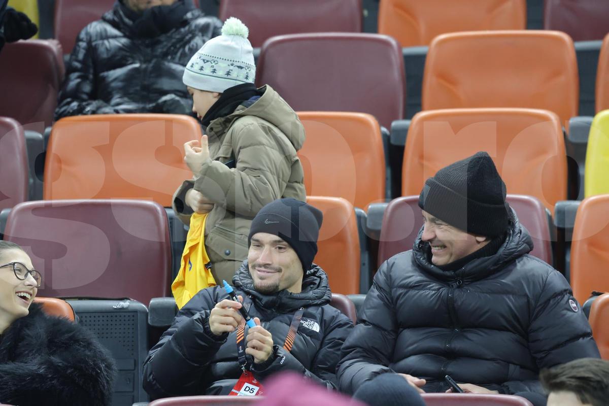 Cu cine a venit Darius Olaru la FCSB - PAOK: au atras toate privirile pe Arena Națională » Alți oaspeți de gală la meci