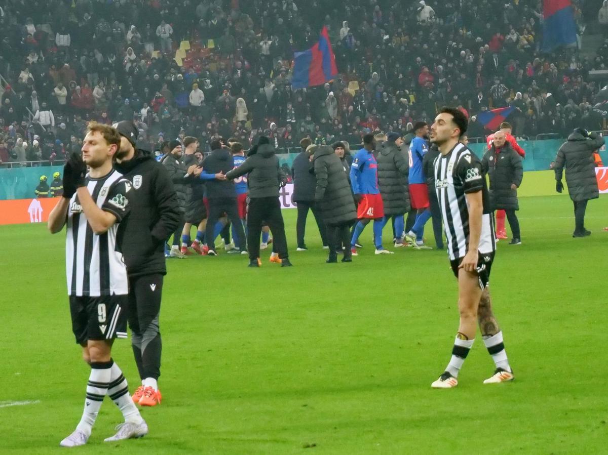UMILIȚI în fața peluzei pe Arena Națională, după FCSB - PAOK! Reporterii GSP au surprins imagini incredibile