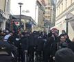 Suporterii lui PAOK fac spectacol în Centrul Vechi din București înaintea duelului cu FCSB, foto: Remus Dinu
