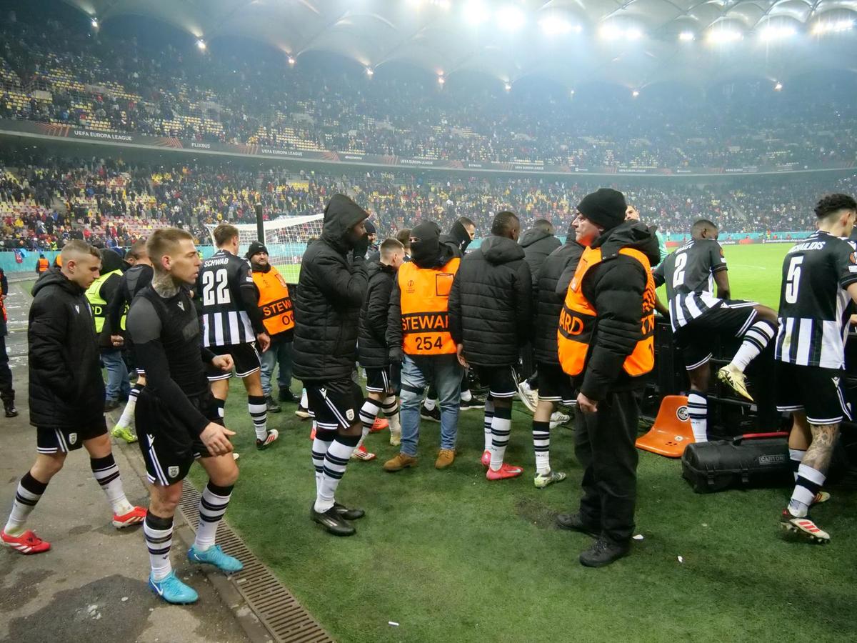 UMILIȚI în fața peluzei pe Arena Națională, după FCSB - PAOK! Reporterii GSP au surprins imagini incredibile