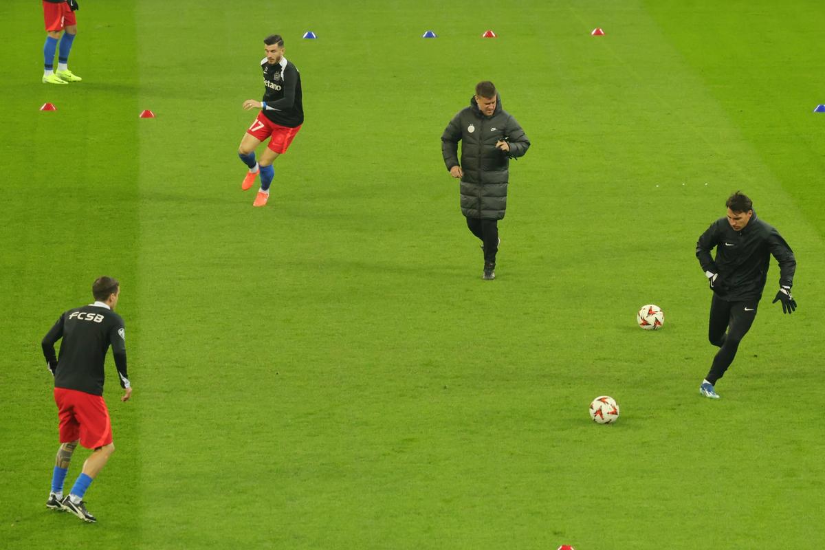 FCSB - PAOK, retur play-off pentru „optimile” Europa League // 20.02.2025 » Imagini de la încălzire