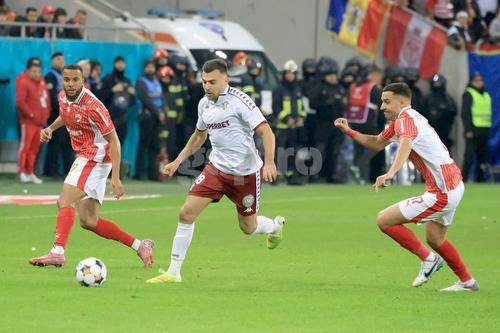 Luka Gojkovic (centru) se operează și nu va mai juca în acest sezon // FOTO: GSP.ro