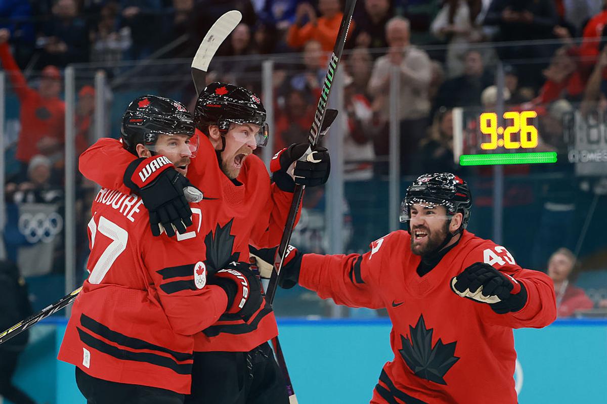 Team Canada, în finala JO! Hocheiștii nord-americani au întors scorul în ultima repriză