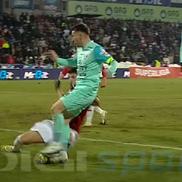 Fază controversată de arbitraj cu Iacob și Alin Roman, în Oțelul - UTA / FOTO:  Captură TV @Digi Sport 1