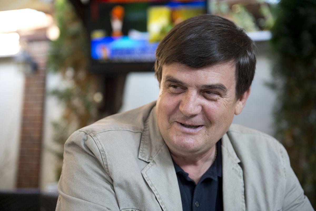 Marin Condescu de-a lungul anilor » Sindicalistul-șef de club, în diverse ipostaze: din mină în lojă, de la mărire la decădere