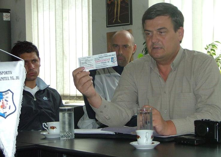 Marin Condescu, de-a lungul anilor petrecuți la Pandurii / Sursă foto: Arhivă Gazeta Sporturilor