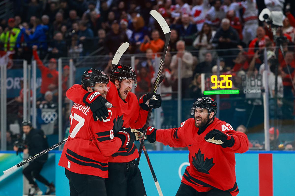 Team Canada, în finala JO! Hocheiștii nord-americani au întors scorul în ultima repriză
