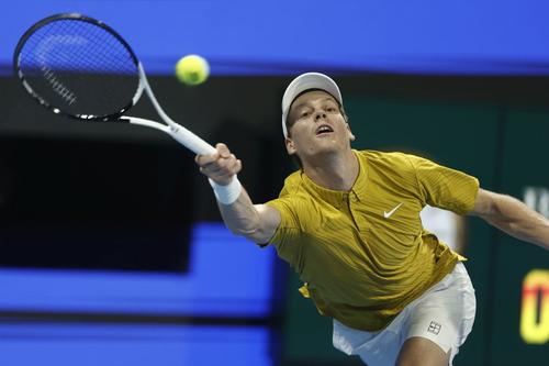 Jannik Sinner, eliminat în sferturile turneului de la Doha/Foto: Getty Images
