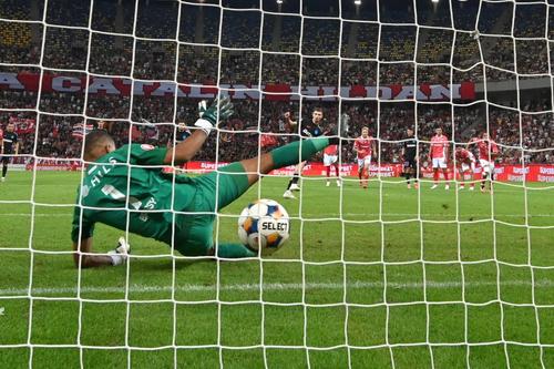 Ce se întâmplă cu Epassy și Roșca: cine va apăra poarta lui Dinamo în derby-ul cu Rapid
