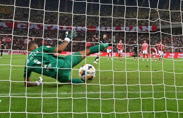Ce se întâmplă cu Epassy și Roșca: cine va apăra poarta lui Dinamo în derby-ul cu Rapid