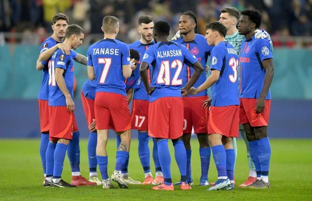 Fundaș central „nou” pentru FCSB: „Săptămâna viitoare e apt de joc” + Situația lui Ngezana: „A făcut injecție cu plasmă”