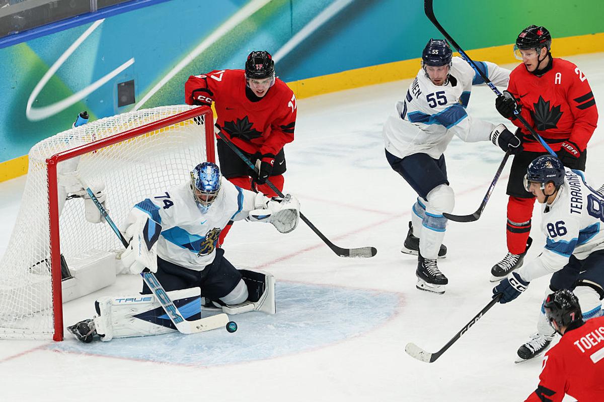 Team Canada, în finala JO! Hocheiștii nord-americani au întors scorul în ultima repriză