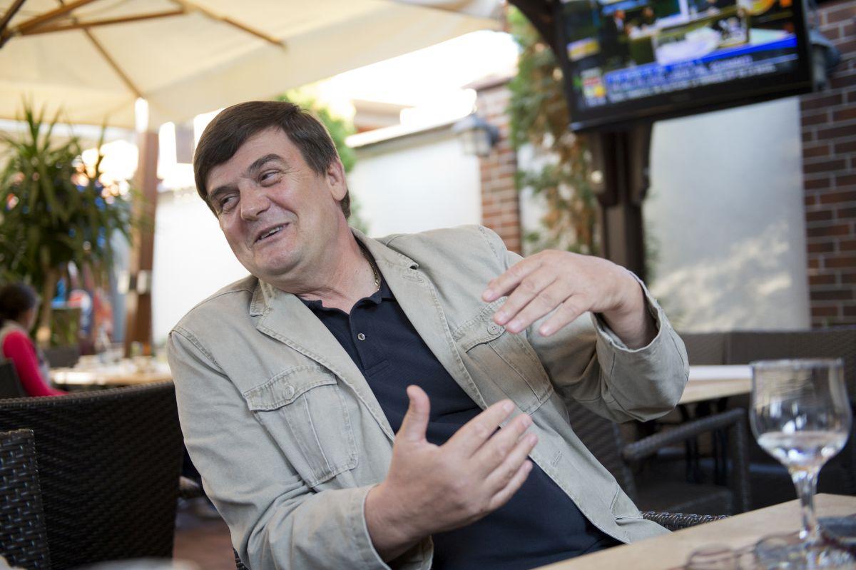 „Uitându-mă în urmă, n-am fost normal la cap” » Omul care a alimentat-o pe FCSB cu fotbaliști, la ora adevărului: „Dacă avea ambiția lui Chiricheș, ar fi fost unul dintre cei mai mari jucători! Se îngrășa și dacă bea apă!”