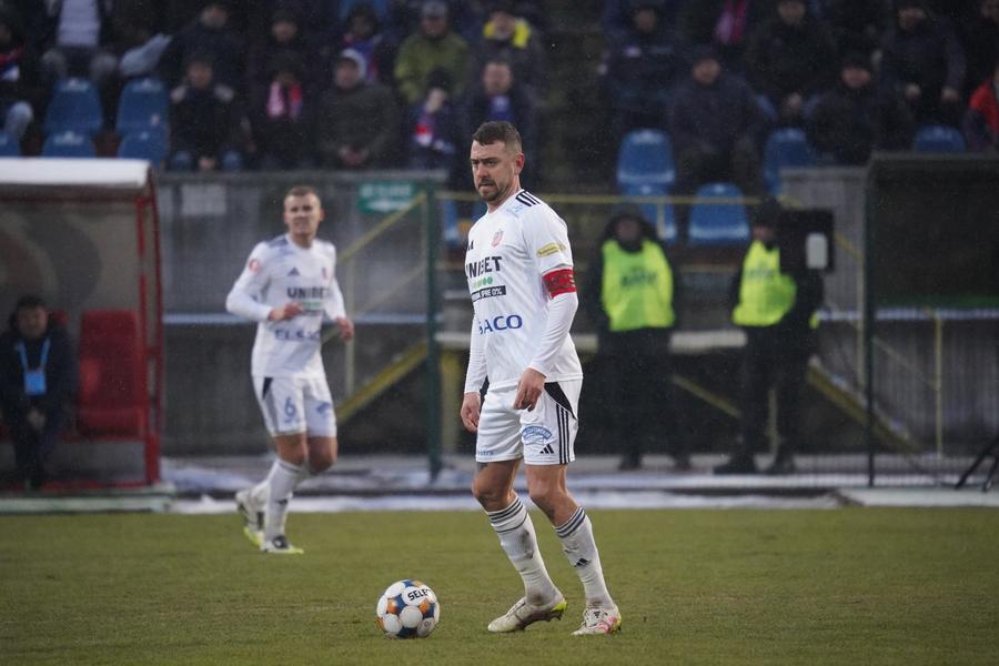 Andrei Miron a fost unul dintre oamenii cu evoluții îngrozitoare în ultimele etape ale Botoșaniului Acționarul echipei din Superliga aruncă bomba: „Riscăm să nu luăm licența!” + Explicațiile prăbușirii: „Ne-am rupt gâtul!”