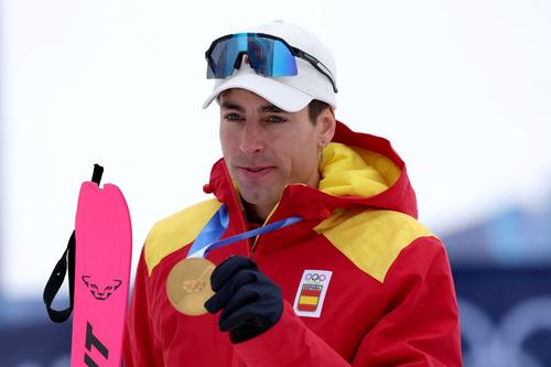 Oriol Cardona Coll cu medalia de aur de la JO Milano Cortina Foto: Guliver/GettyImages