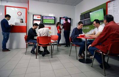 Scandal între 3 pariori și o agenție Stanleybet: „Ne-a furat banii!” versus „Sunt conturi ilegale”