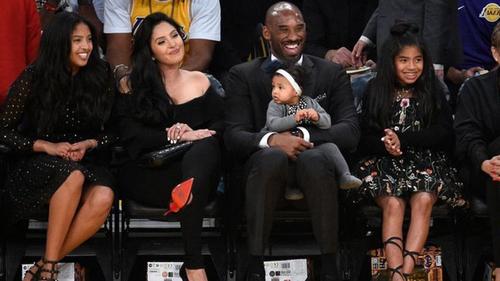 Kobe Bryant alături de Vanessa și fiicele lor // Sursa: sport.es