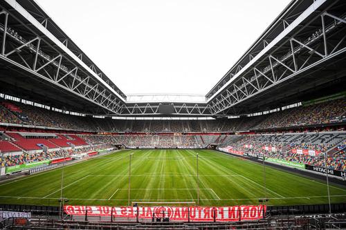 Stadioane goale în Germania și aproape pe tot continentul
