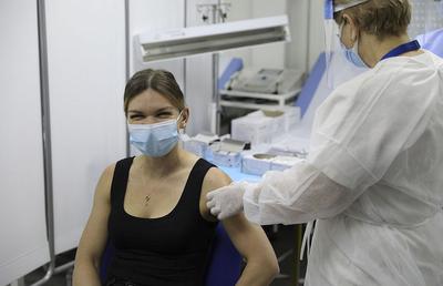 Întrebare frontală pentru Valeriu Gheorghiță: „De ce ați vaccinat-o pe Simona Halep cu Pfizer, iar pe profesori cu Astra Zeneca?” » Ce explicații a dat